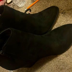 in great condition have only been worn once!